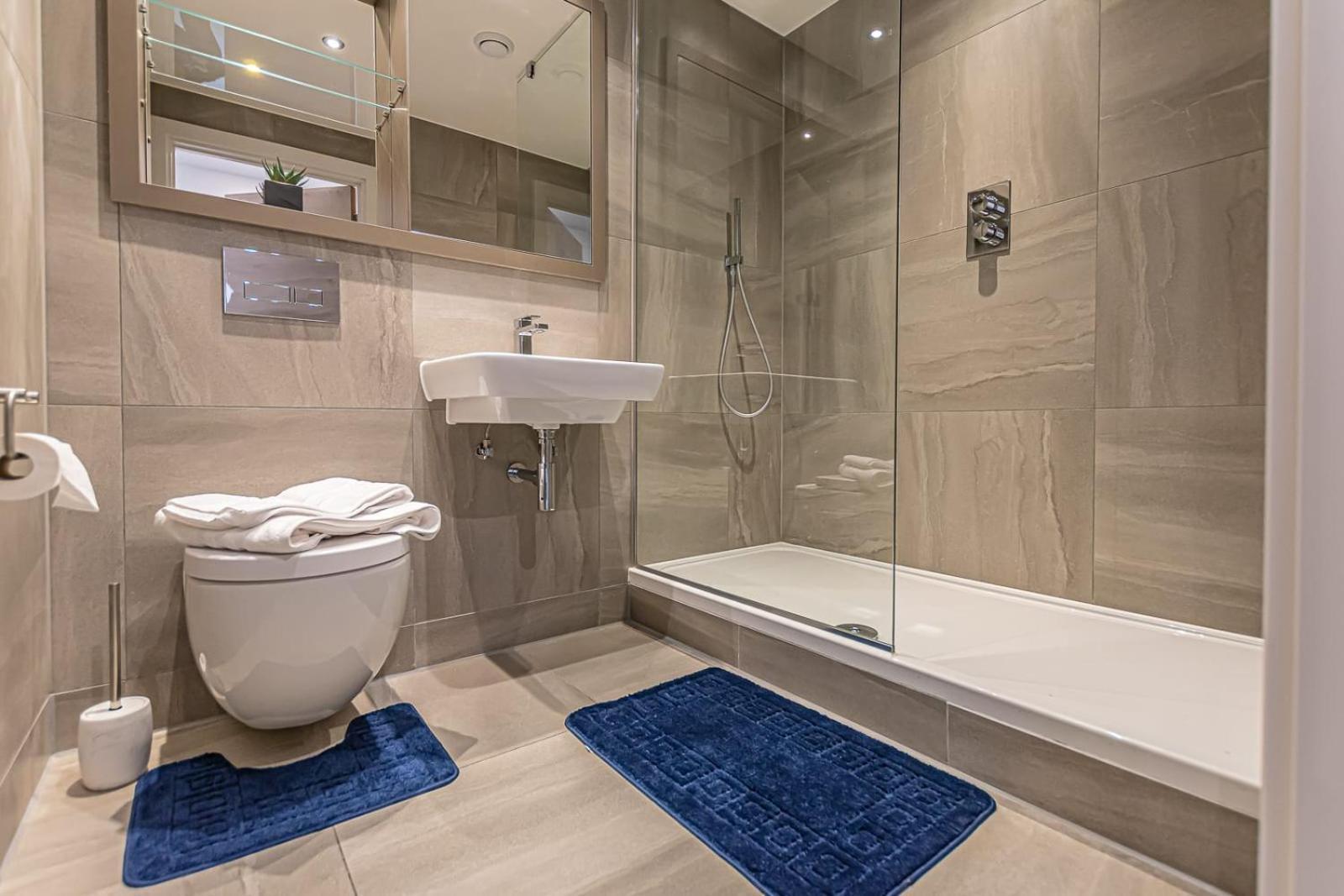 The Lexington - Centre 24 Hour Gym - Your Perfect - And Waterfront Views Apartment *